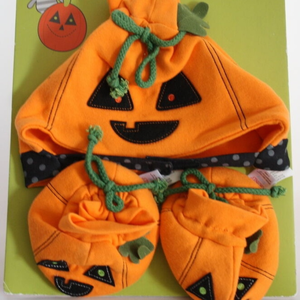 Halloween Pumpkin Face Hat and Booties Gund Baby